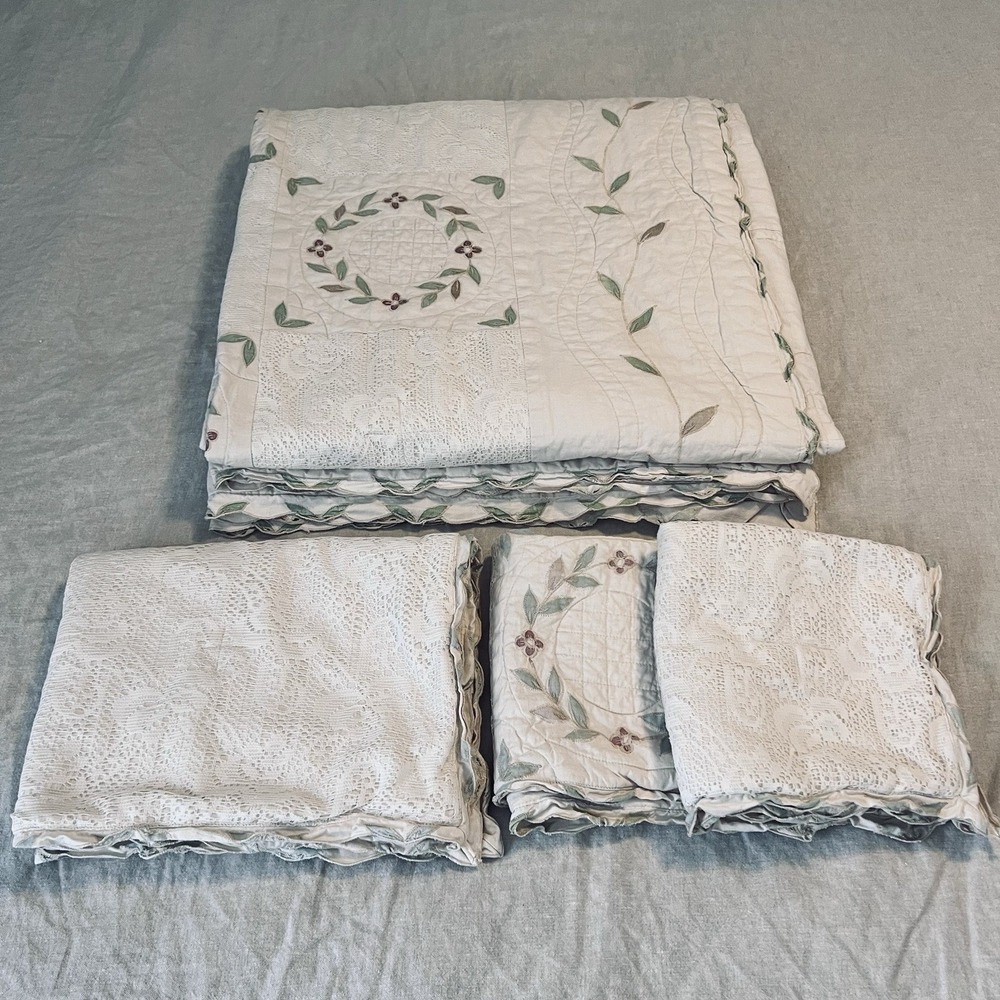 Vintage Quilt Embroidery Botanical Lace Flowers 81"x83" Set With 3 Pillow Covers - Picture 5 of 16